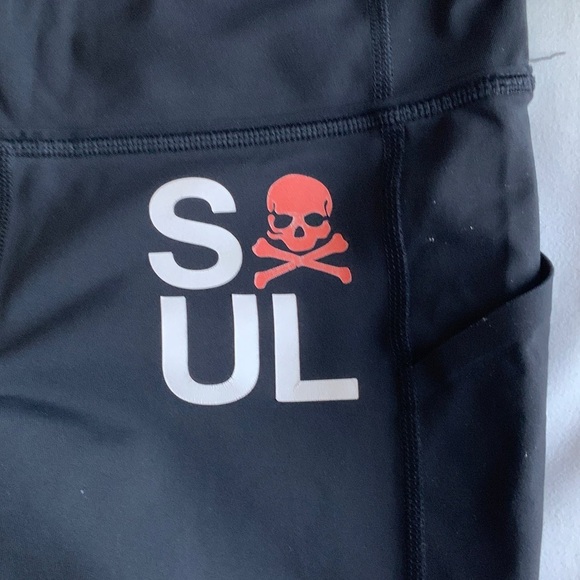 Lululemon Athletica Soul cicle capri Black Leggings with Red Skull Design - Picture 5 of 11